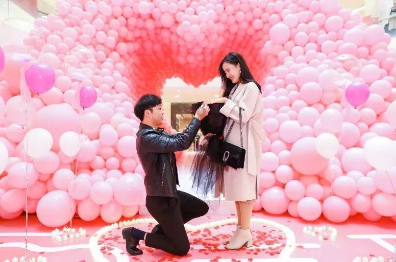 少吃多餐好，还是中午吃饱晚上吃少好？游戏画面